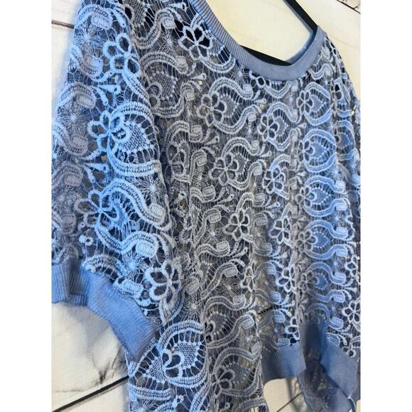 Scandal Italy Perwinkle Eyelet Top Est Sz LG Button Details - Picture 2 of 4